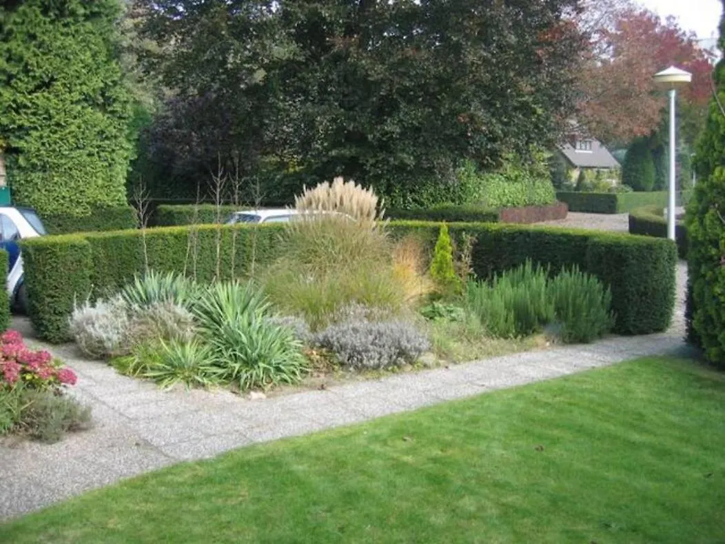 Right Garden Suite In Villa Near Centre And Tue Eindhoven Homestay